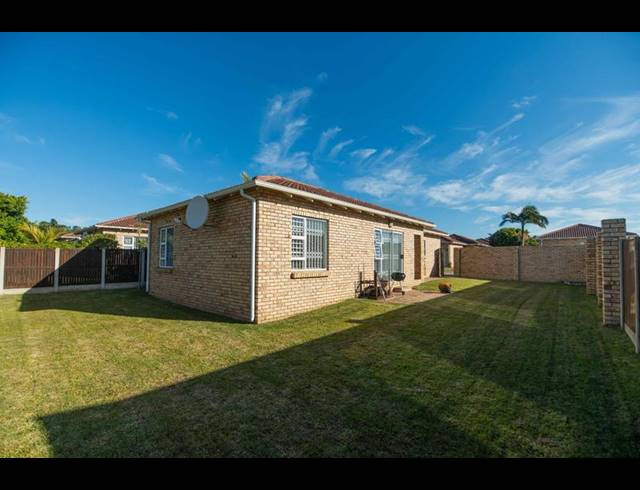 2 BEDROOM TOWNHOUSE FOR SALE IN LORRAINE